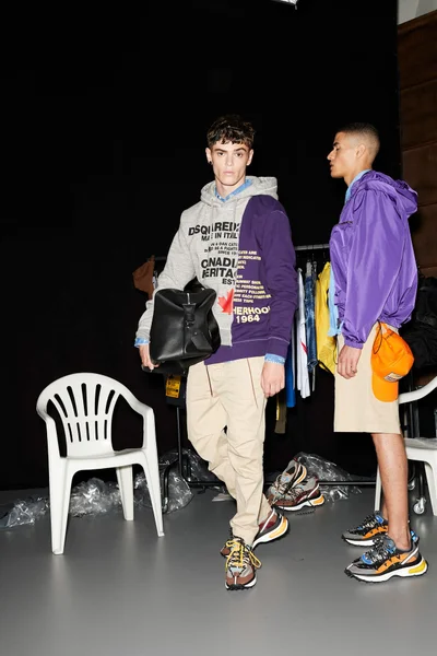 Look 4